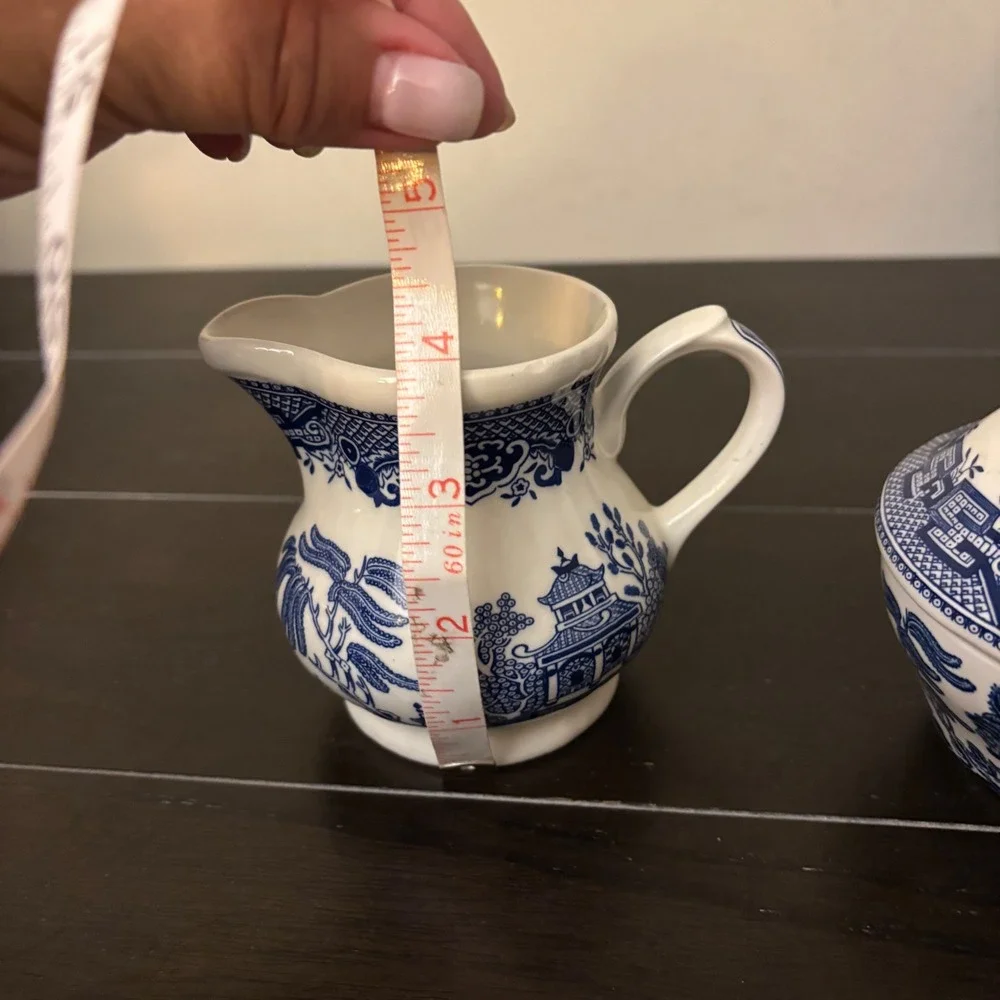 Churchill England | Blue Willow | Creamer & Lidded Sugar Bowl Set | small flaw